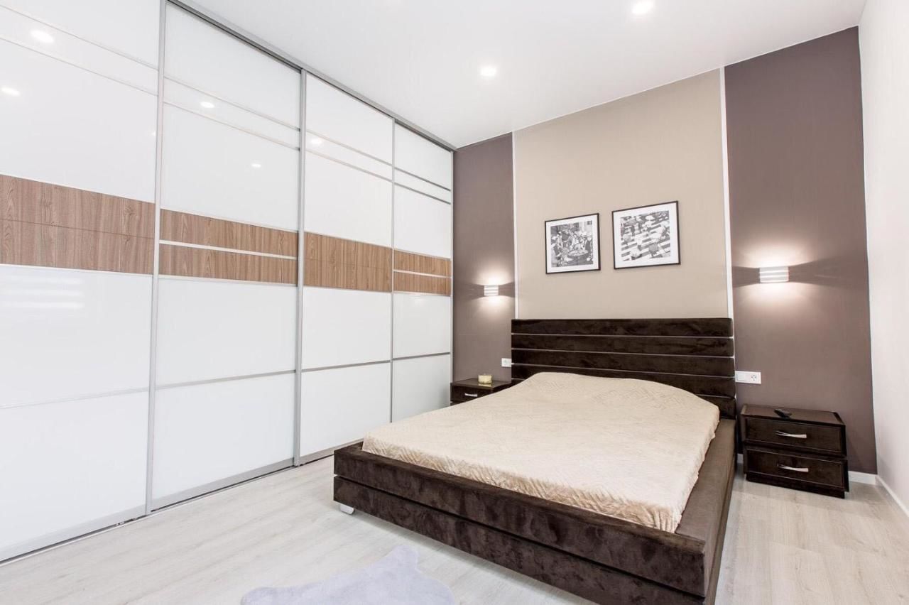 Апартаменты Luxury apartment in the center with two bedrooms and baths Минск-16