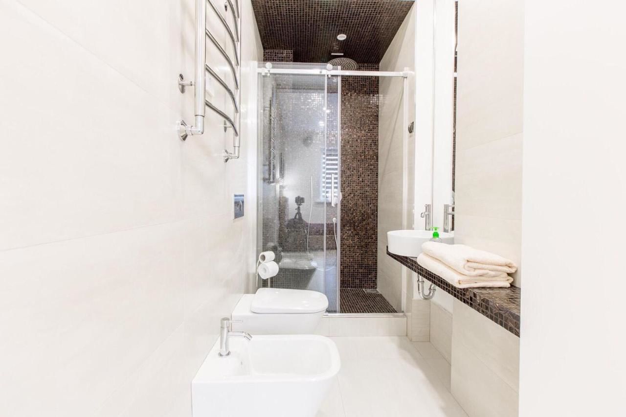 Апартаменты Luxury apartment in the center with two bedrooms and baths Минск-18