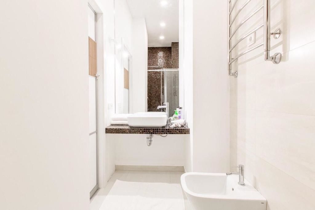 Апартаменты Luxury apartment in the center with two bedrooms and baths Минск-32