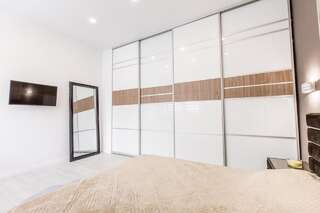 Апартаменты Luxury apartment in the center with two bedrooms and baths Минск Апартаменты с 2 спальнями-11