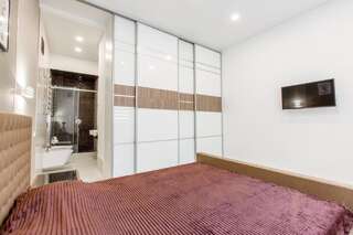 Апартаменты Luxury apartment in the center with two bedrooms and baths Минск Апартаменты с 2 спальнями-12