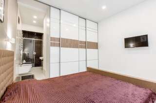 Апартаменты Luxury apartment in the center with two bedrooms and baths Минск Апартаменты с 2 спальнями-22