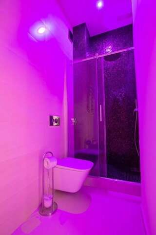Апартаменты Luxury apartment in the center with two bedrooms and baths Минск Апартаменты с 2 спальнями-26