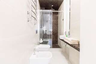 Апартаменты Luxury apartment in the center with two bedrooms and baths Минск Апартаменты с 2 спальнями-30