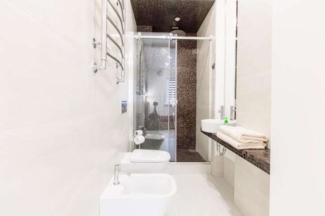Апартаменты Luxury apartment in the center with two bedrooms and baths Минск-32
